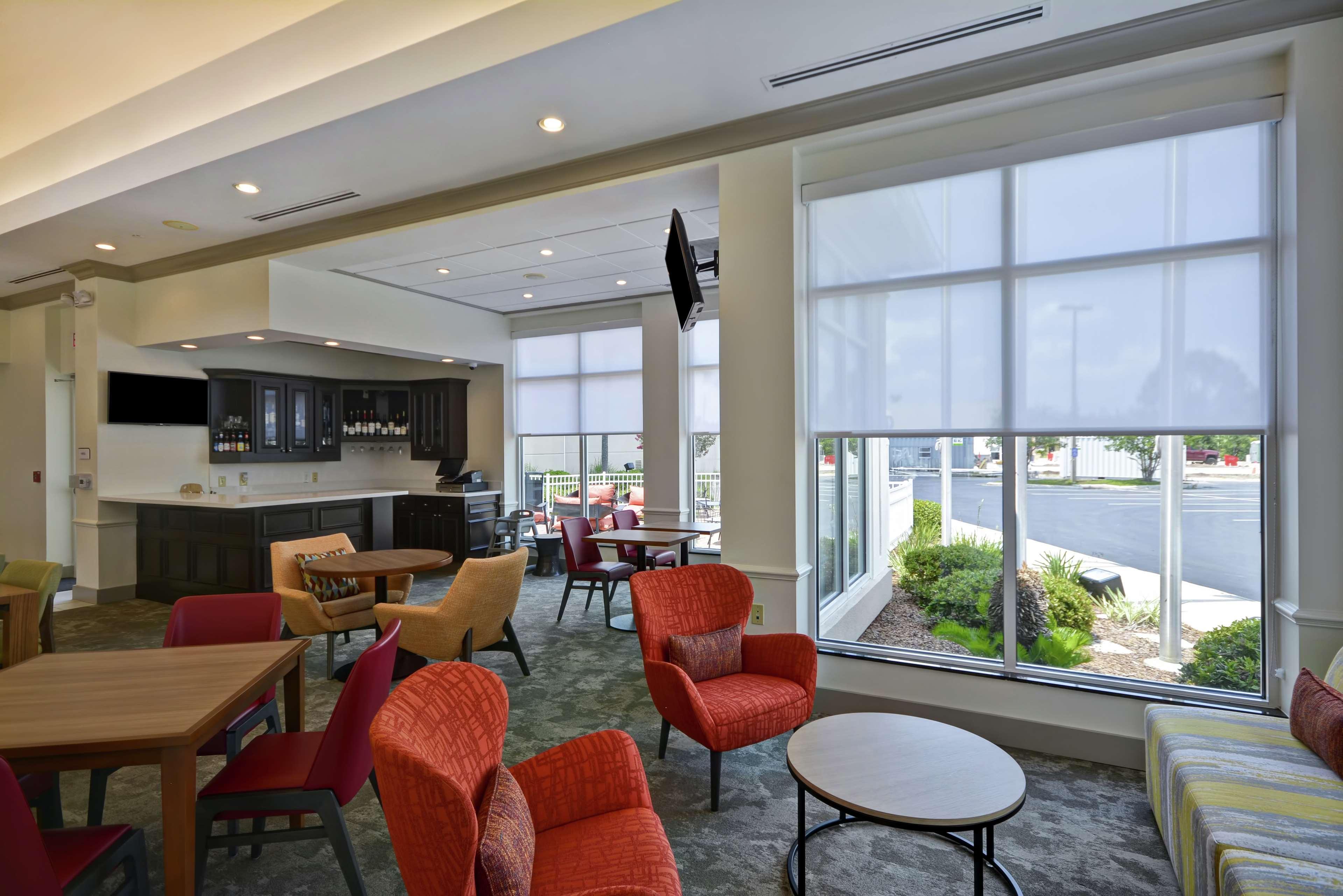 Hilton Garden Inn Panama City Exterior photo