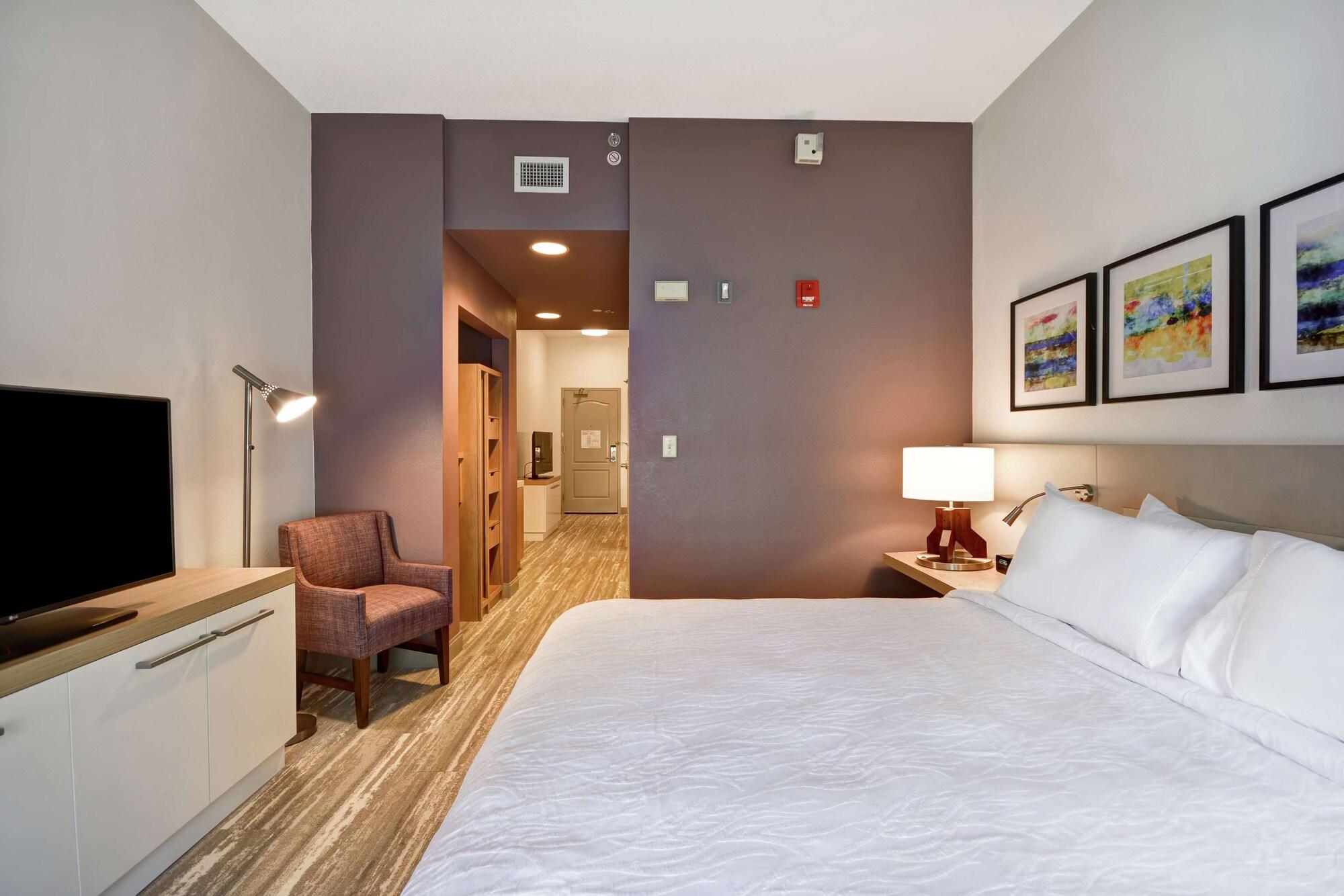 Hilton Garden Inn Panama City Exterior photo