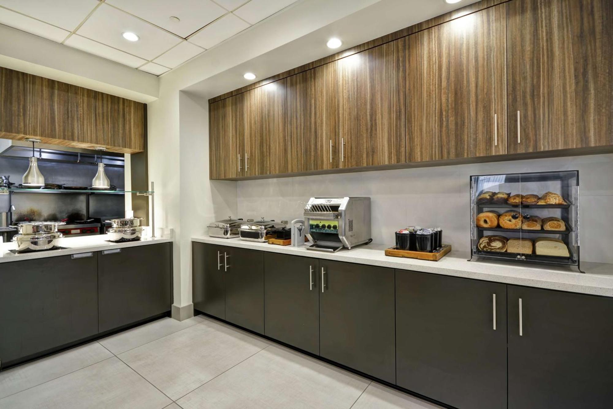 Hilton Garden Inn Panama City Exterior photo