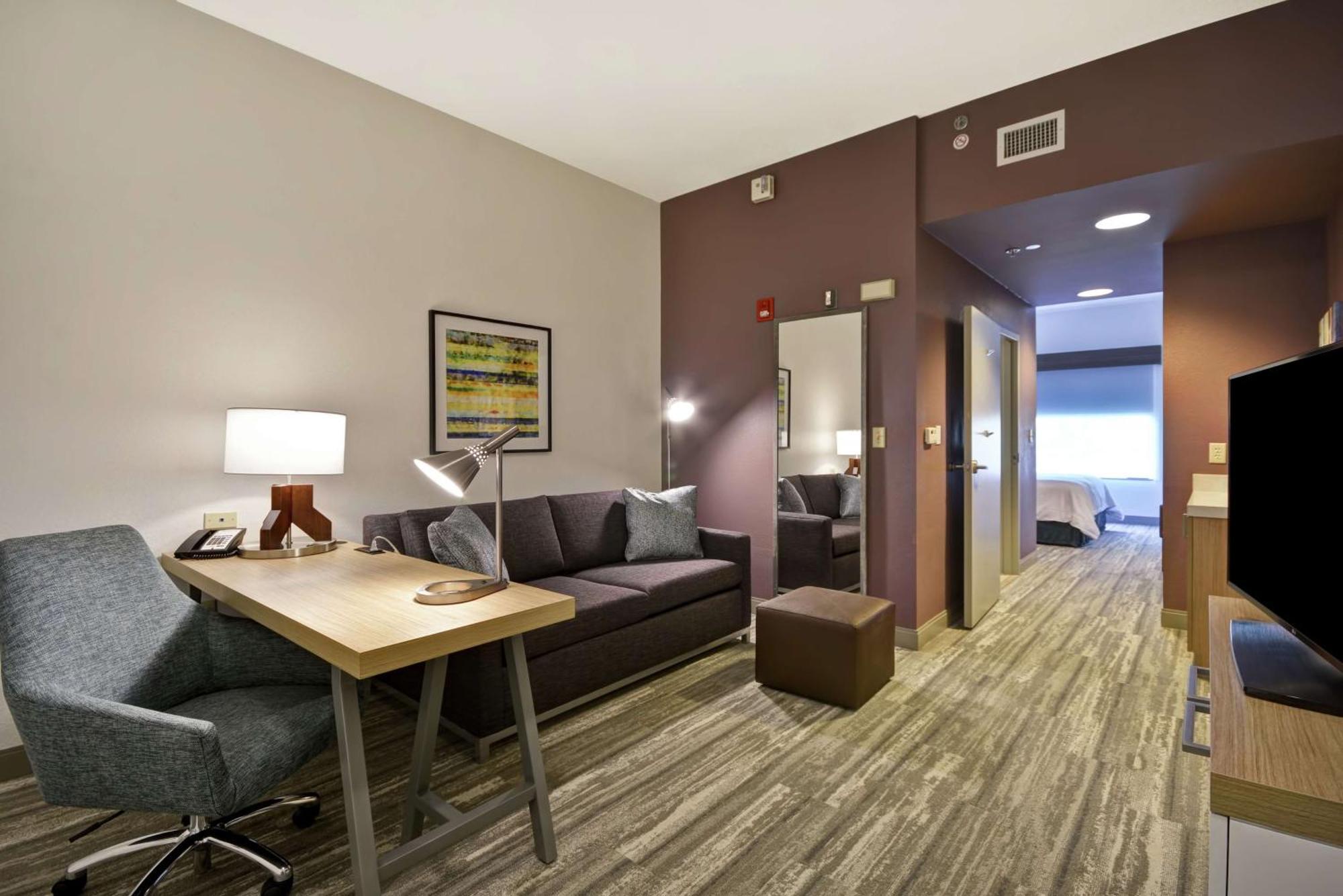 Hilton Garden Inn Panama City Exterior photo